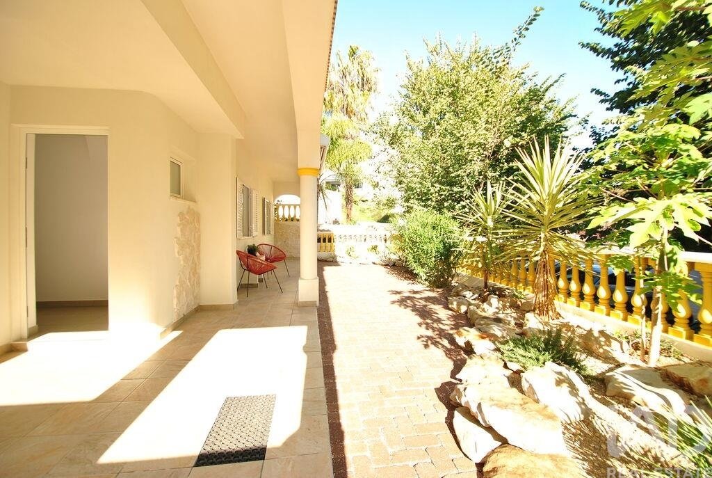 Apartment in Olhos de Agua, Algarve, Portugal 1 - 16851065