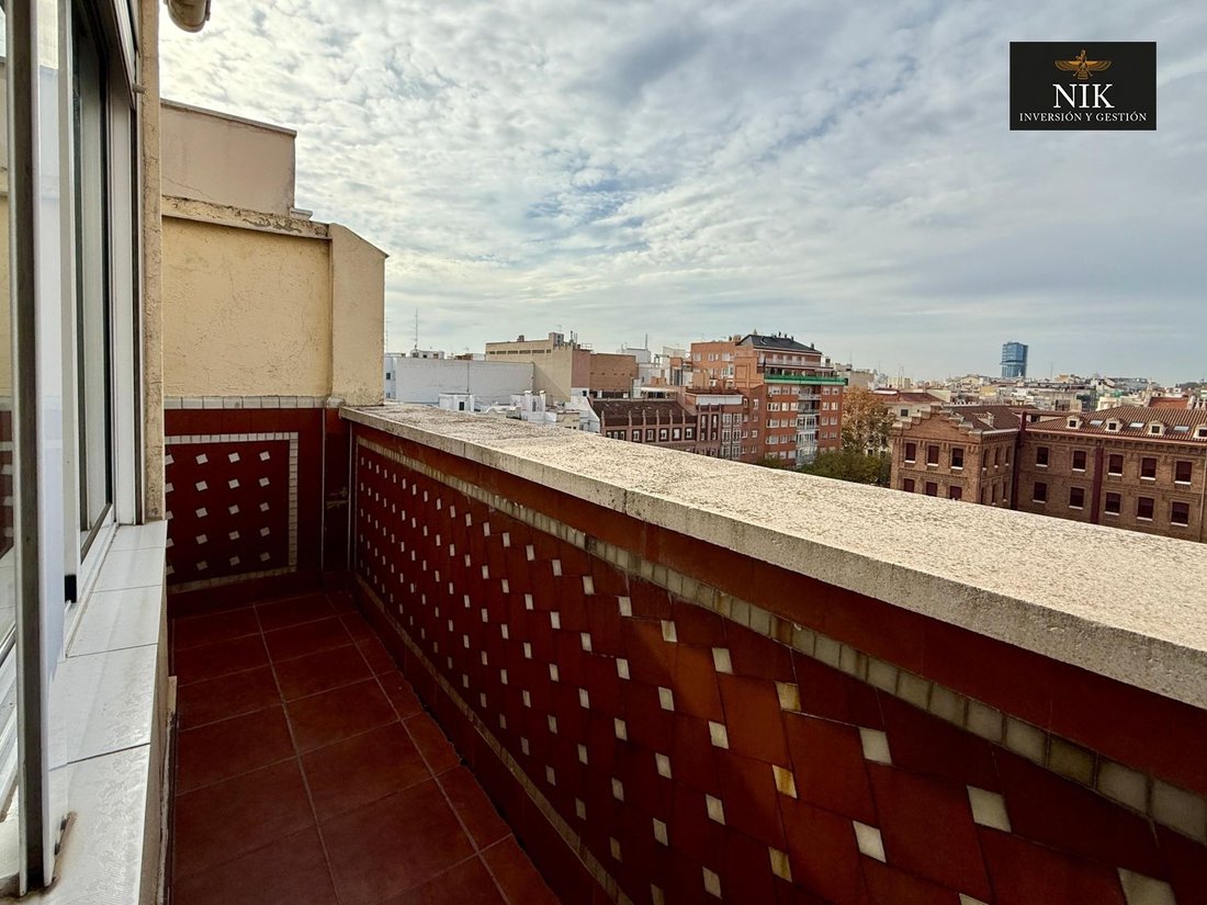 Penthouse in Centro, Madrid, Spain 3 - 16851323