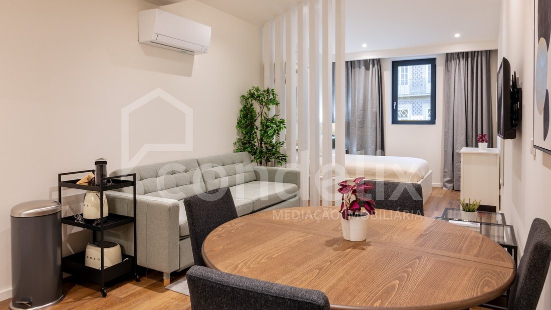 Apartment in Cedofeita, Santo Ildefonso, Se, Miragaia, Sao Nicolau e Vitoria, Porto District, Portugal 3 - 14260486