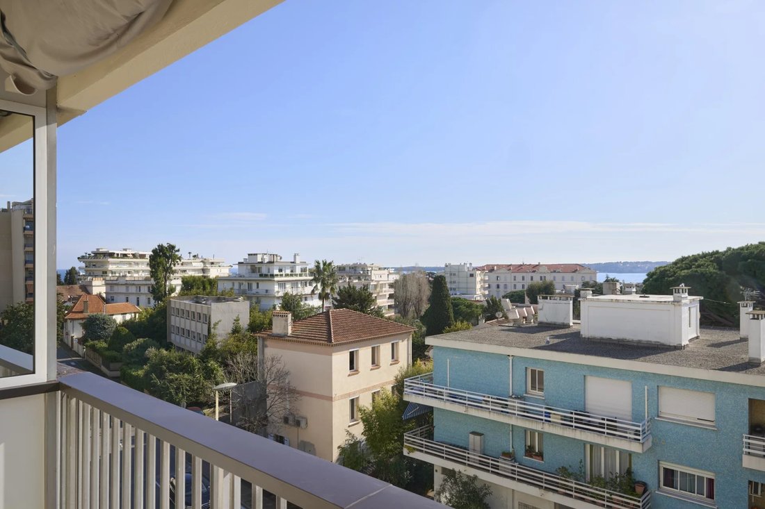 Apartment in La Source, Cannes, France 4 - 16844652