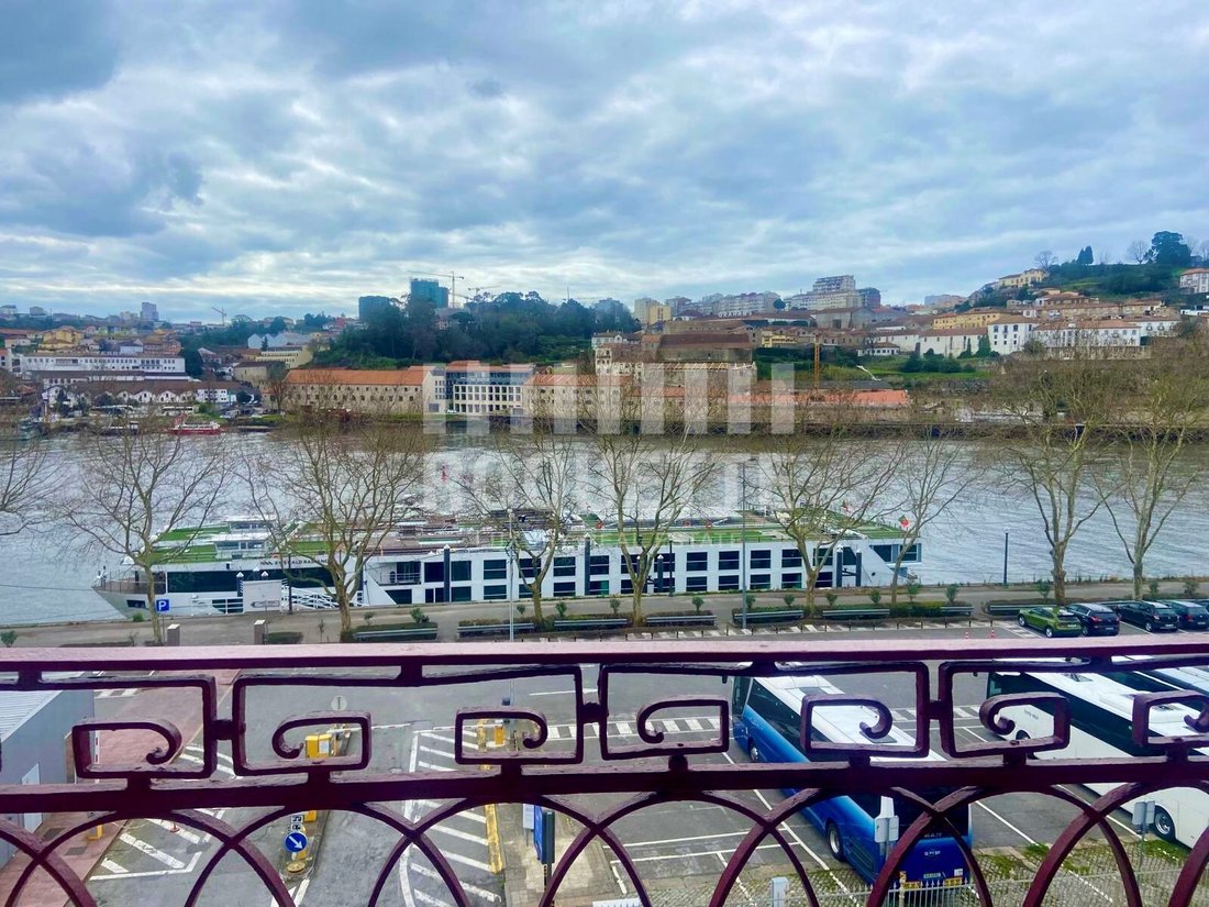 Apartment in Cedofeita, Santo Ildefonso, Se, Miragaia, Sao Nicolau e Vitoria, Porto District, Portugal 1 - 14478392