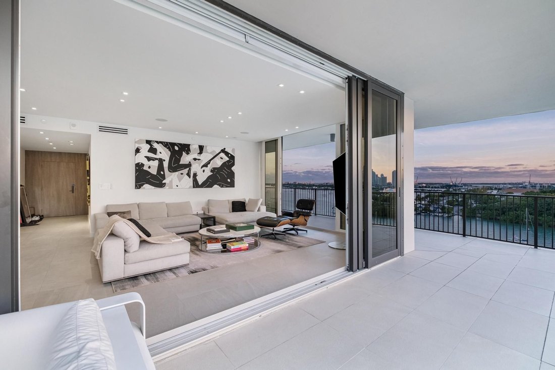 Condo in Miami, Florida, United States 4 - 16814264