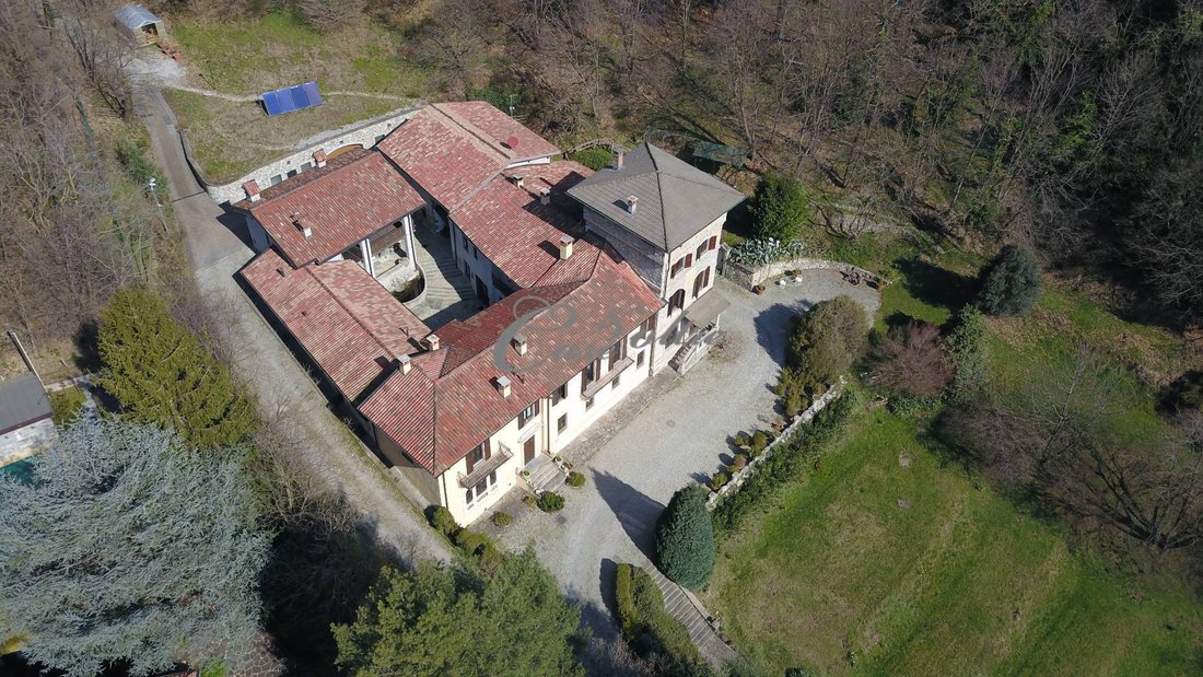 Villa in Sagnino-Tavernola-Monte Olimpino, Como, Lombardy 2 - 16847107