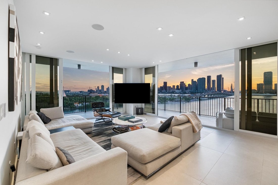 Condo in Miami, Florida, United States 3 - 16814264