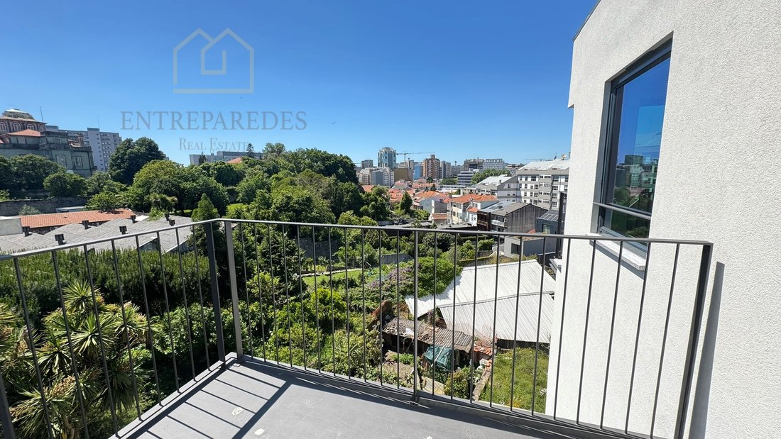 Apartment in Cedofeita, Santo Ildefonso, Se, Miragaia, Sao Nicolau e Vitoria, Porto District, Portugal 1 - 15716606