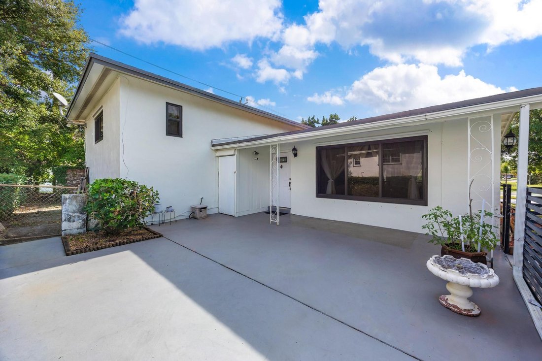 North Miami Beach, Florida, United States 4 - 16848536