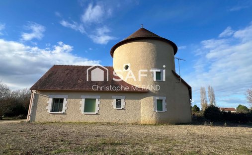 Vienne Department (86) 19th And 20th Century Chateau 345 Acres Of Land