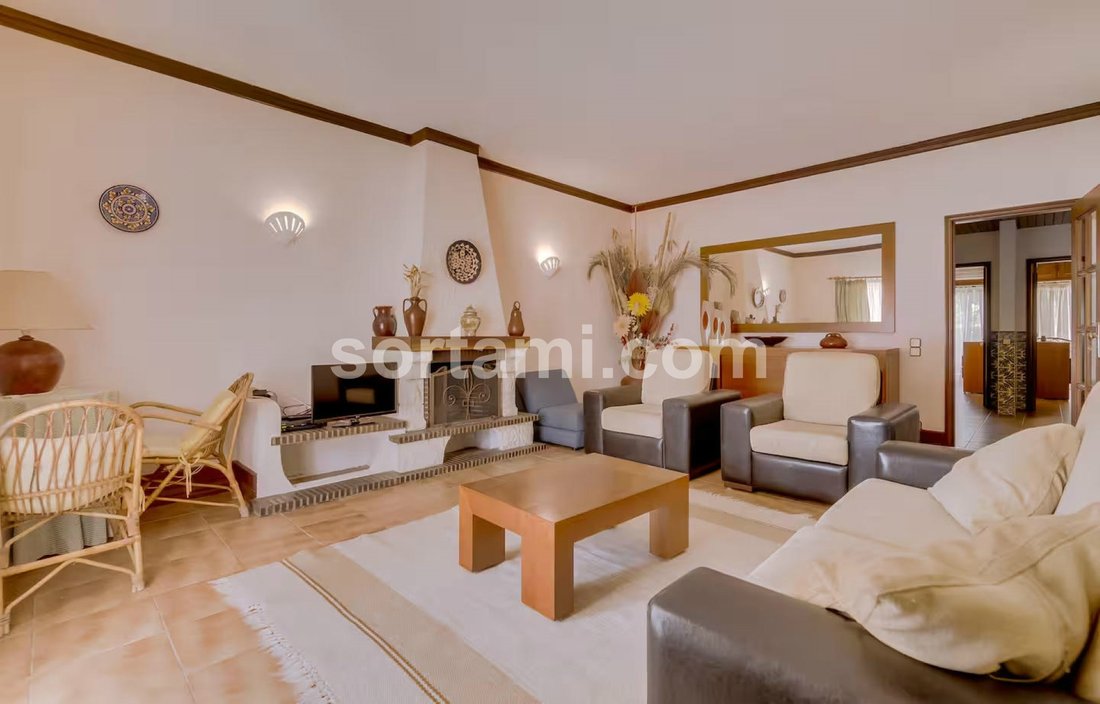House in Vilamoura, Quarteira, Algarve 2 - 16846257