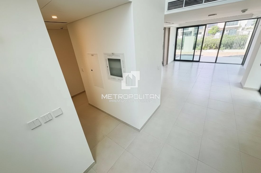 Villa in Al Wasl, Dubai, United Arab Emirates 3 - 16845556