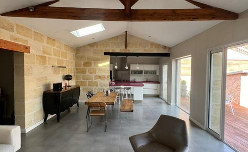 Splendid 19th Century Château, Renovated And Full Of Timeless Charm, Located Just Outside Bordeaux