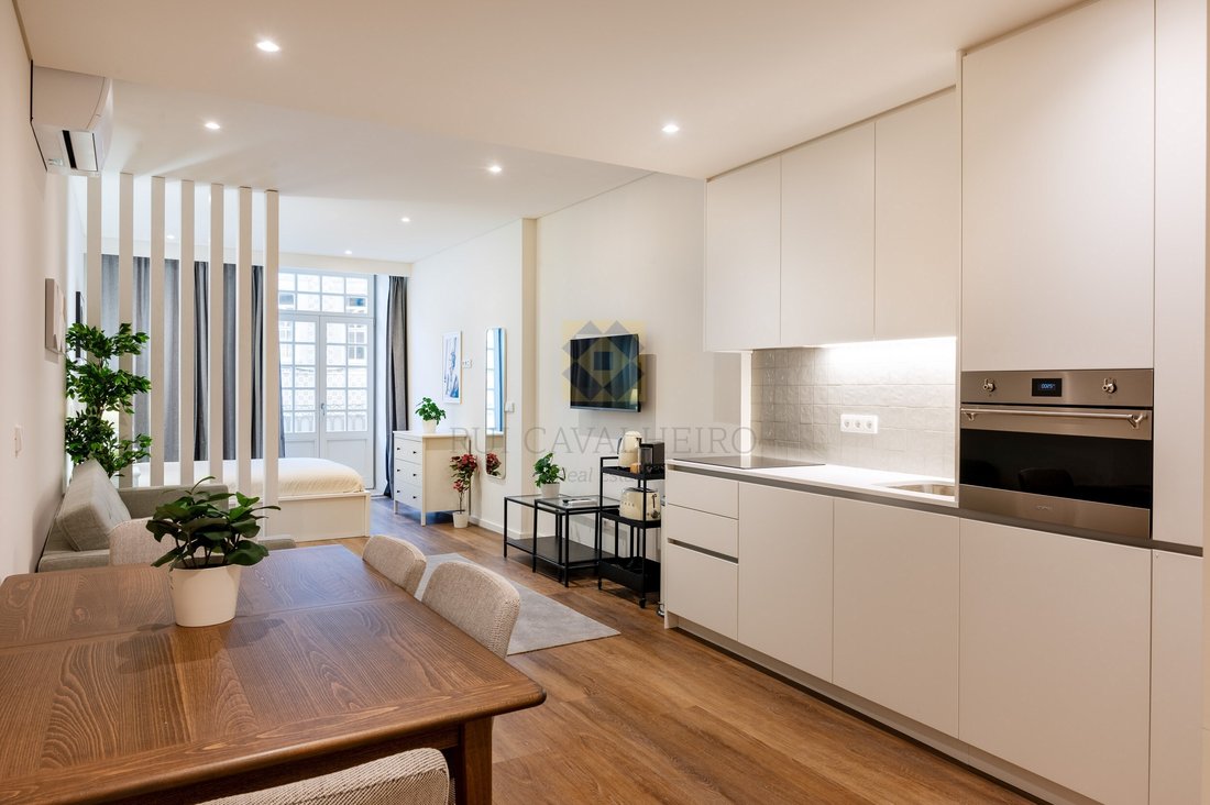 Apartment in Cedofeita, Santo Ildefonso, Se, Miragaia, Sao Nicolau e Vitoria, Porto District, Portugal 1 - 14806100