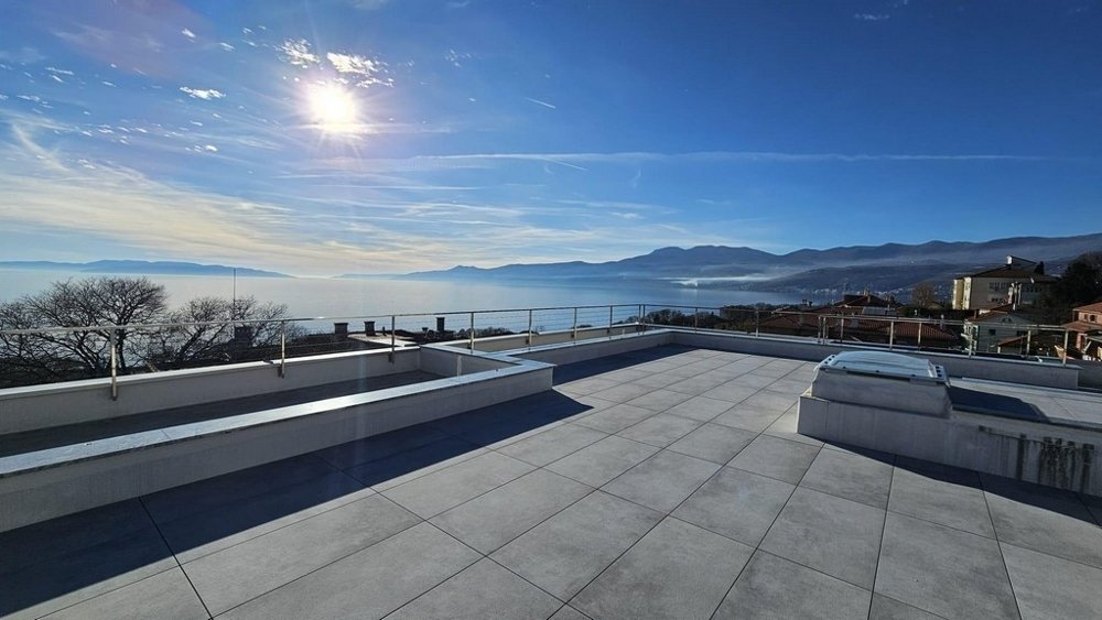 Apartment in Mjesni odbor Luka, Grad Rijeka, Primorje-Gorski Kotar County 1 - 16849037