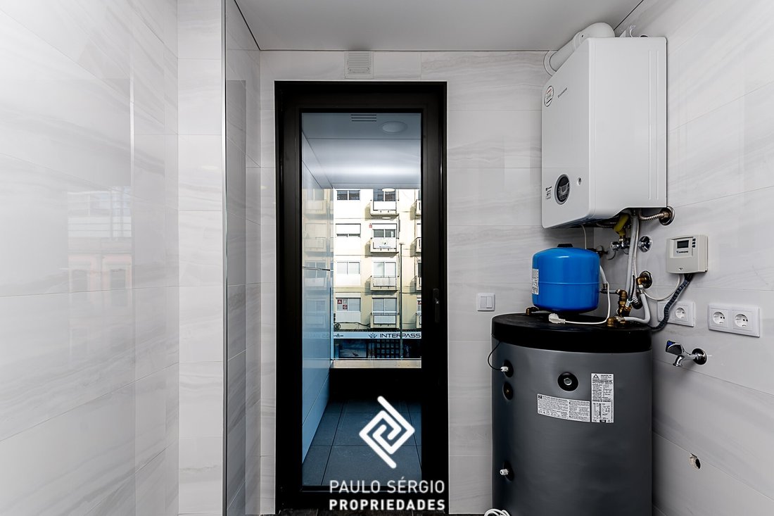Apartment in Cedofeita, Santo Ildefonso, Se, Miragaia, Sao Nicolau e Vitoria, Porto District, Portugal 4 - 13766257
