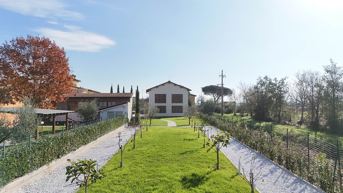Capalle-La Villa-Esselunga, Campi Bisenzio, Tuscany 3 - 16850133