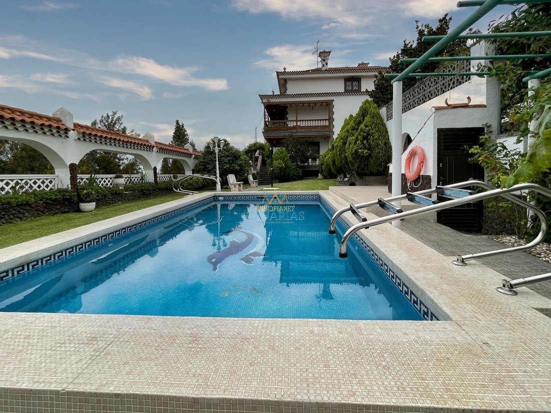 Villa in Santa Brigida, Canary Islands, Spain 2 - 16851312