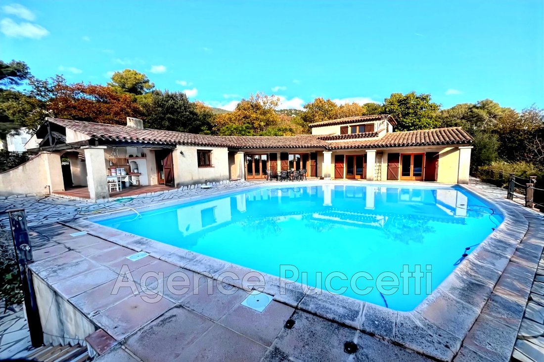 Villa in Tourrettes-sur-Loup, Provence-Alpes-Côte d'Azur, France 1 - 16849026
