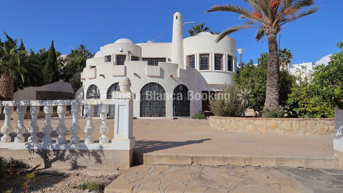 Chalet in la Vila Joiosa / Villajoyosa, Valencian Community, Spain 2 - 16851380