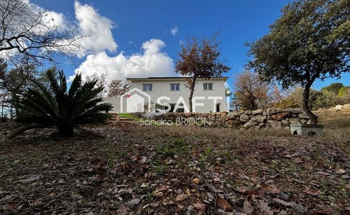 Chateau In Provence With Guest House And 13 Ha Land