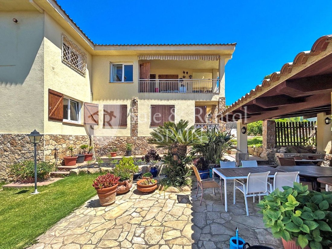 Chalet in Lloret de Mar, Catalonia, Spain 1 - 16845937