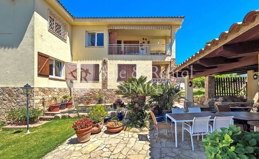 Chalet in Lloret de Mar, Catalonia, Spain 1