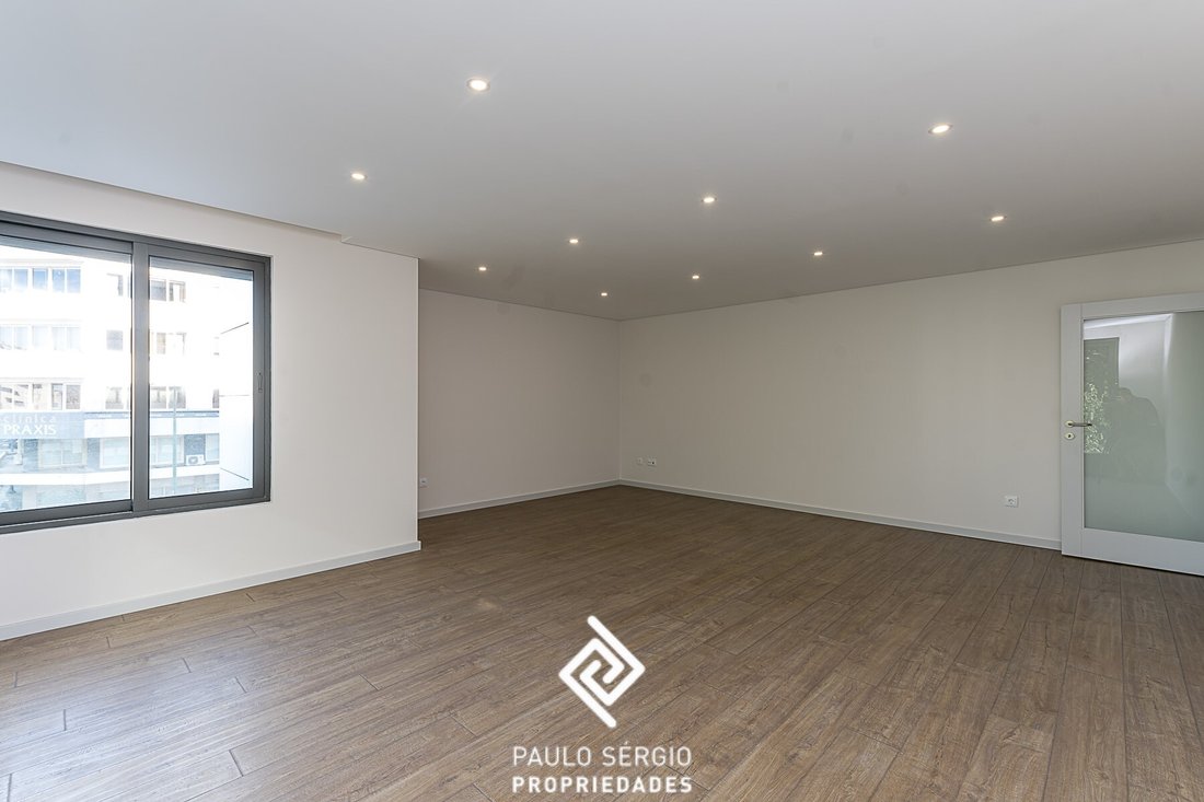 Apartment in Cedofeita, Santo Ildefonso, Se, Miragaia, Sao Nicolau e Vitoria, Porto District, Portugal 3 - 13766204