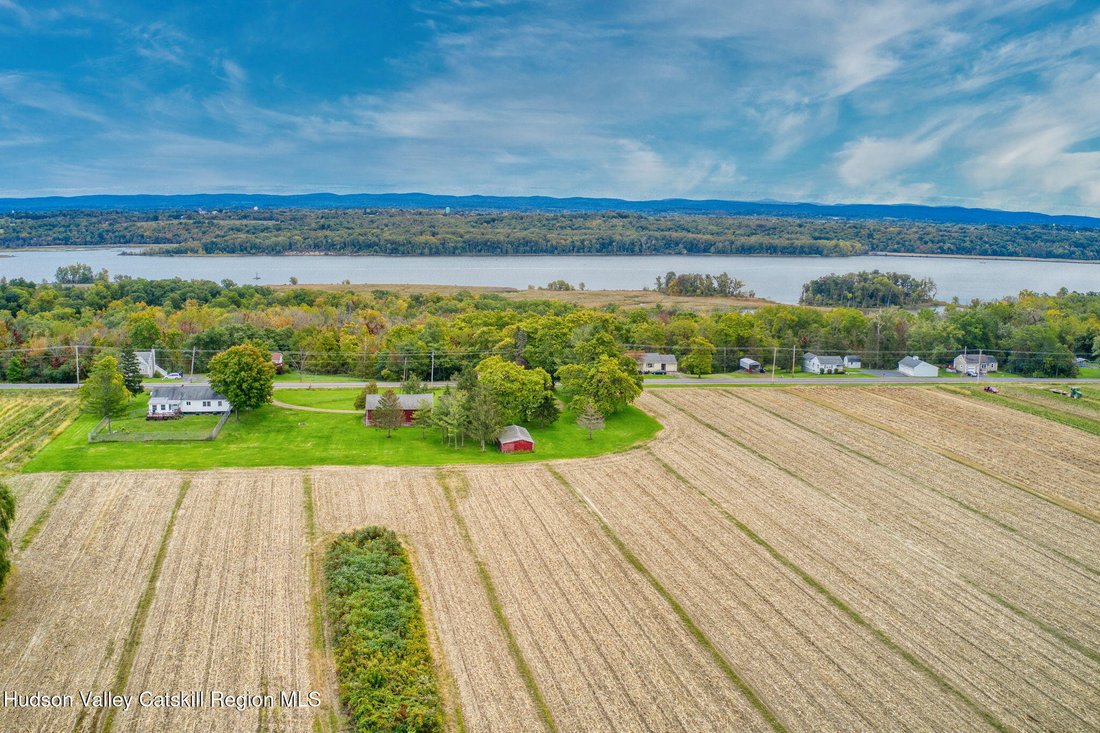 House in Athens, New York, United States 4 - 16849473