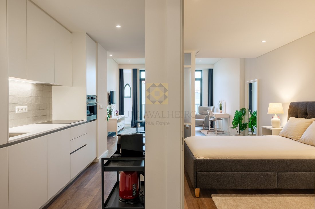 Apartment in Cedofeita, Santo Ildefonso, Se, Miragaia, Sao Nicolau e Vitoria, Porto District, Portugal 1 - 14806112
