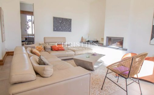 Castle for Sale in Saint-Émilion, Nouvelle-Aquitaine, France