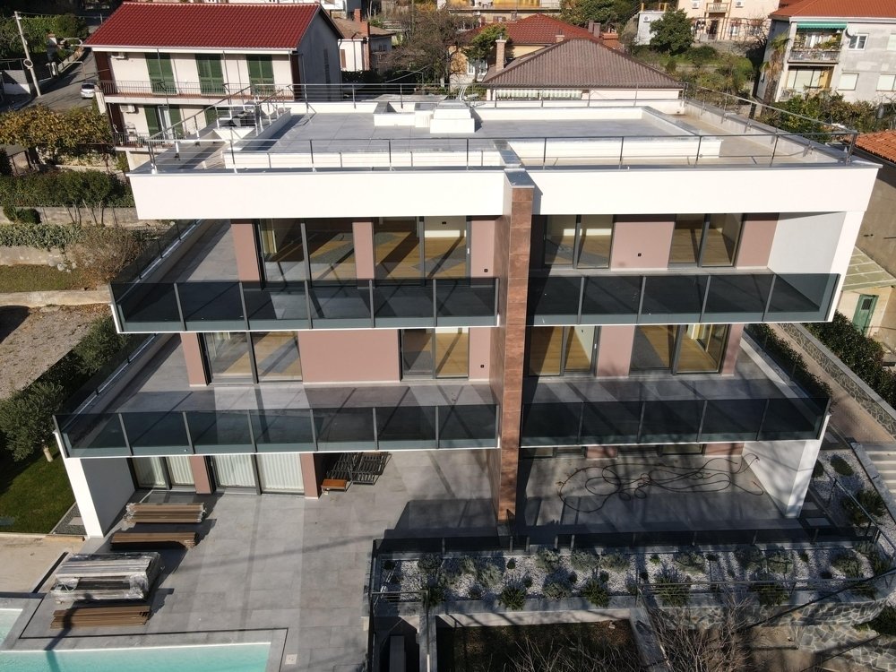 Apartment in Mjesni odbor Luka, Grad Rijeka, Primorje-Gorski Kotar County 1 - 16849041