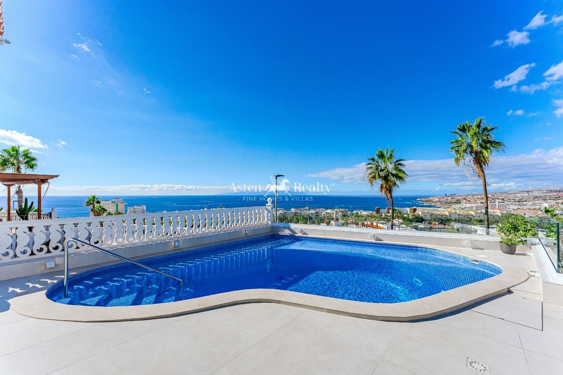 Villa in Costa Adeje, Adeje, Canary Islands 2 - 16848715