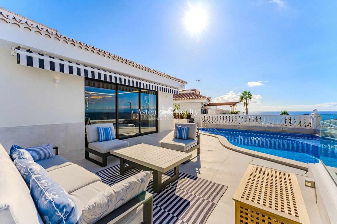 Villa in Costa Adeje, Adeje, Canary Islands 1 - 16848715