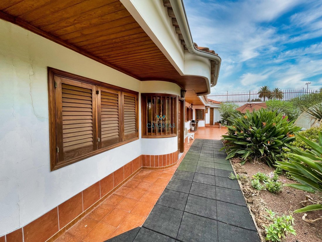 Chalet in Santa Brigida, Canary Islands, Spain 5 - 16851434