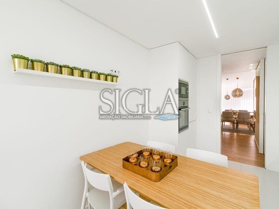 Apartment in Cedofeita, Santo Ildefonso, Se, Miragaia, Sao Nicolau e Vitoria, Porto District, Portugal 3 - 16845242
