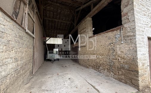 Castle for Sale in Bourg-en-Bresse, Auvergne-Rhône-Alpes, France