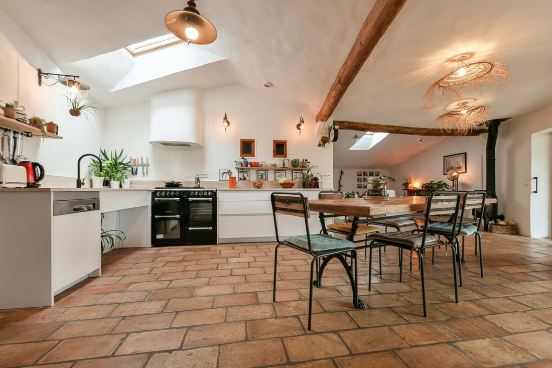 Estate in Uzès, Occitania, France 5 - 16845002