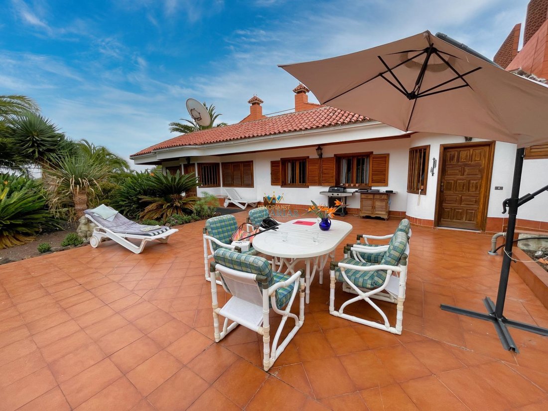 Chalet in Santa Brigida, Canary Islands, Spain 1 - 16851434