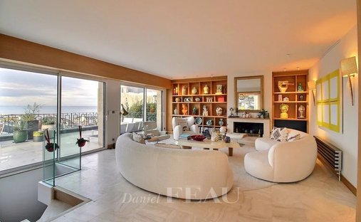 Manor House And Its Annexes Near Deauville