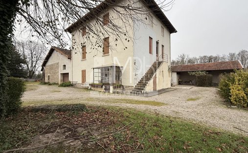 Castle for Sale in Bourg-en-Bresse, Auvergne-Rhône-Alpes, France