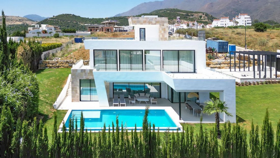 Villa a Estepona, Andalusia, Spagna 1 - 16851479