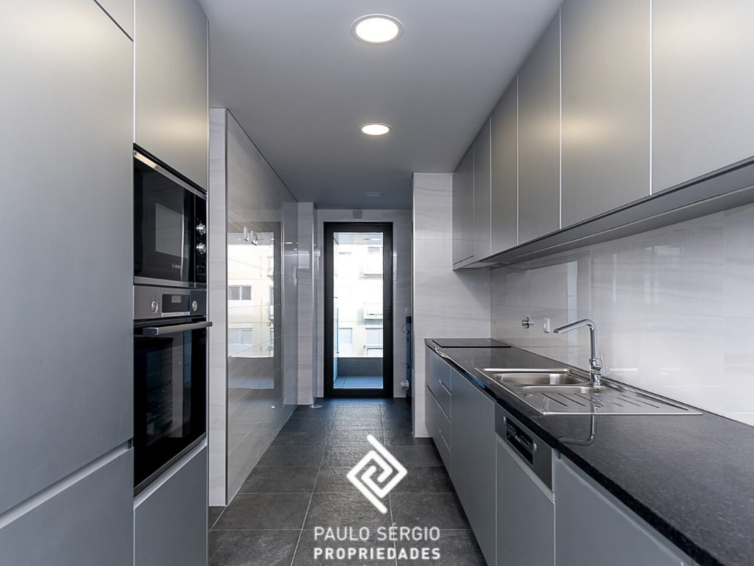 Apartment in Cedofeita, Santo Ildefonso, Se, Miragaia, Sao Nicolau e Vitoria, Porto District, Portugal 4 - 16845251