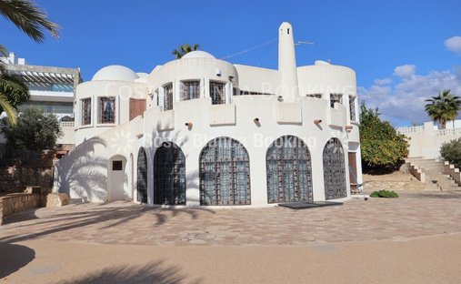 Chalet in la Vila Joiosa / Villajoyosa, Valencian Community, Spain 1