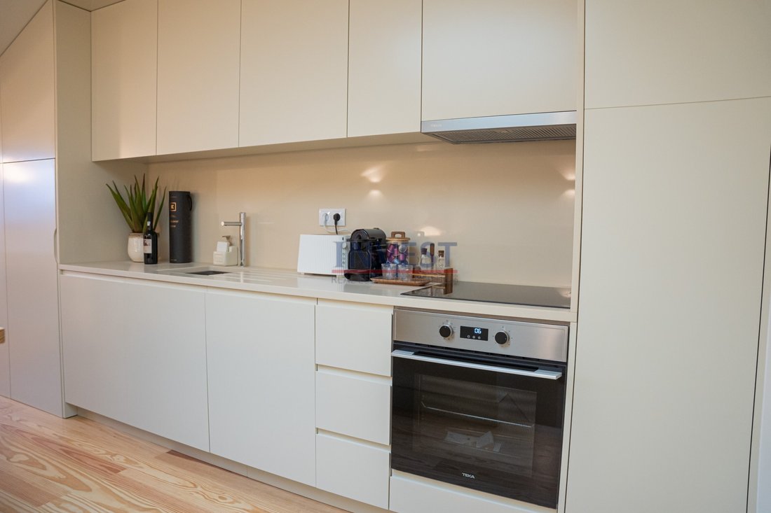 Apartment in Cedofeita, Santo Ildefonso, Se, Miragaia, Sao Nicolau e Vitoria, Porto District, Portugal 3 - 15302514
