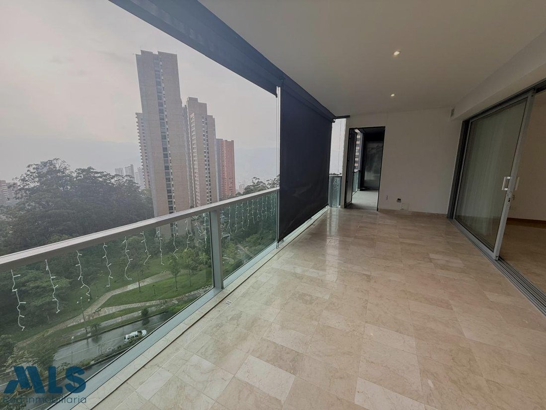 Apartment in Medellín, Antioquia, Colombia 3 - 16844910