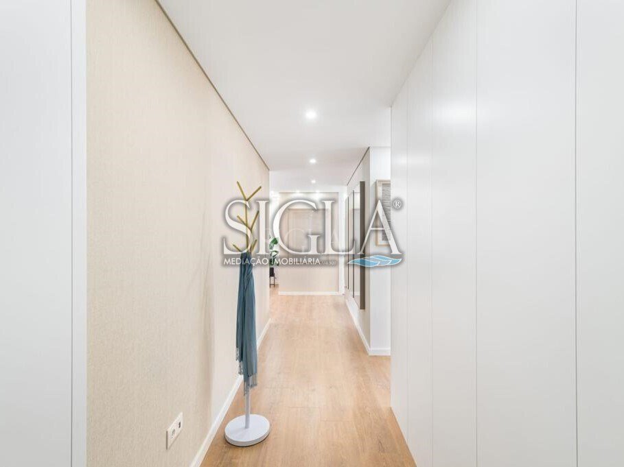 Apartment in Cedofeita, Santo Ildefonso, Se, Miragaia, Sao Nicolau e Vitoria, Porto District, Portugal 5 - 16845242