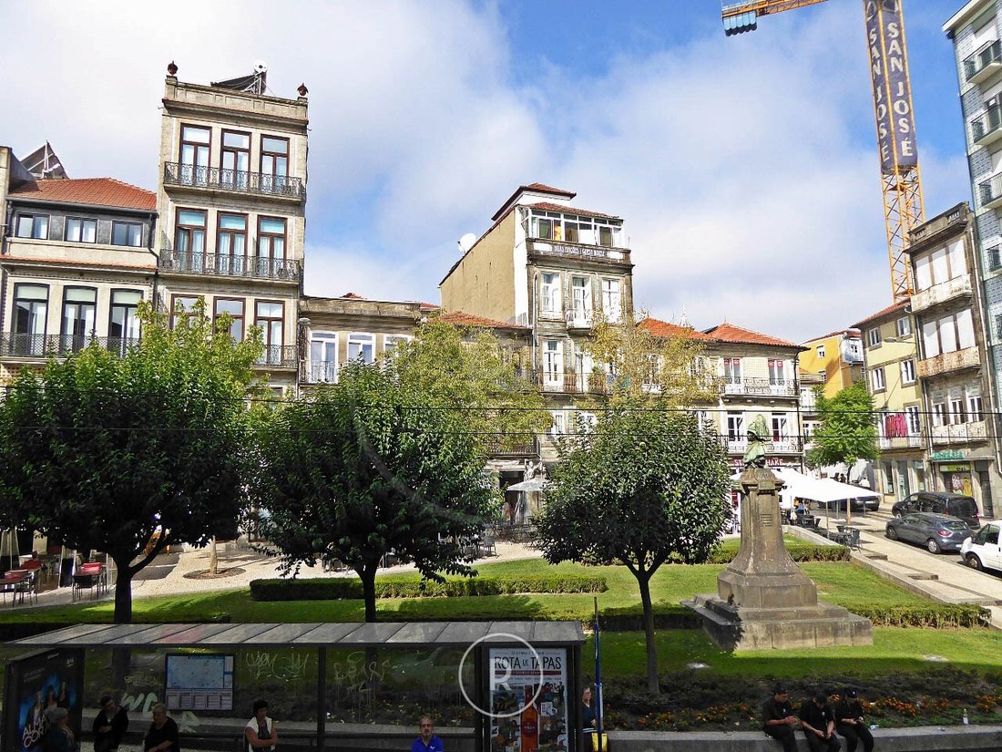 Apartment in Cedofeita, Santo Ildefonso, Se, Miragaia, Sao Nicolau e Vitoria, Porto District, Portugal 1 - 12094793