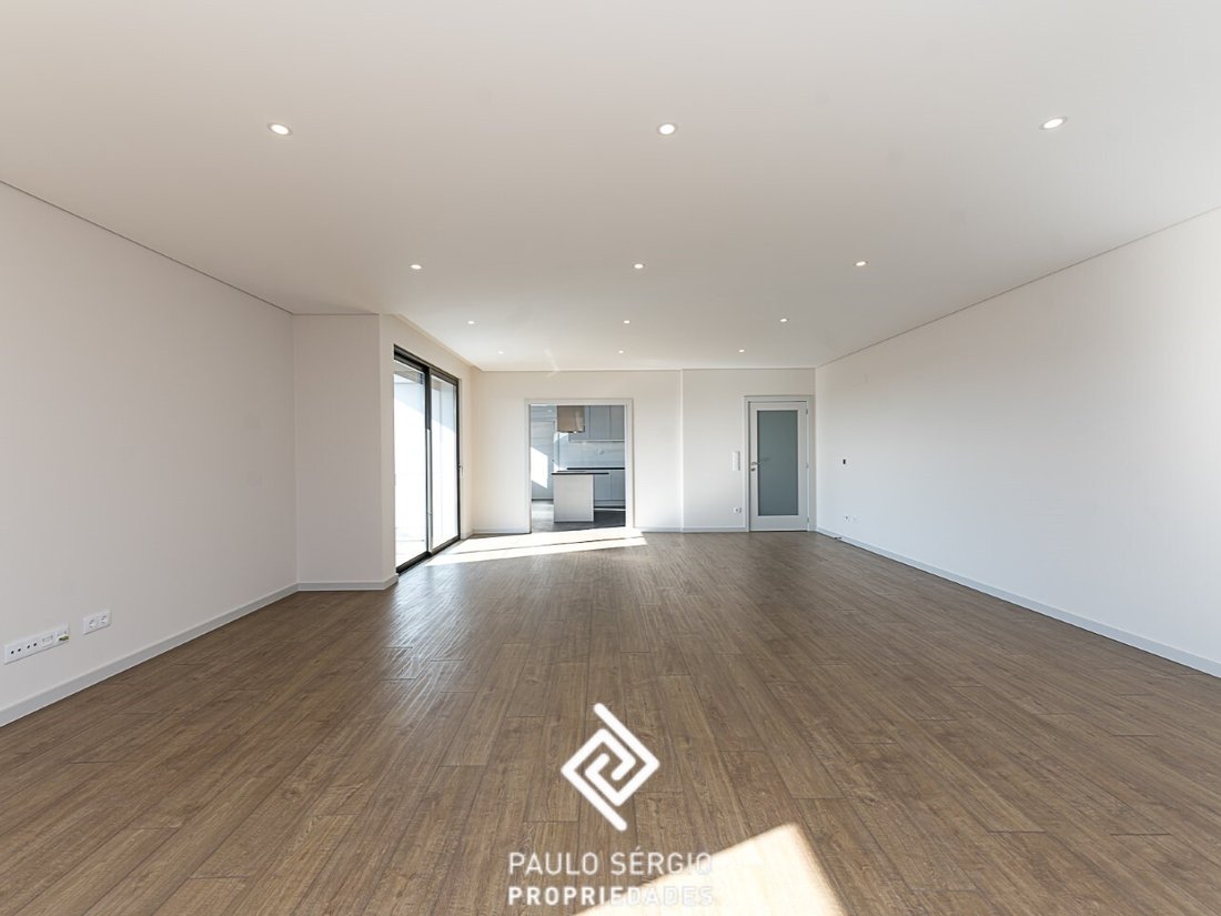 Apartment in Cedofeita, Santo Ildefonso, Se, Miragaia, Sao Nicolau e Vitoria, Porto District, Portugal 3 - 16845251