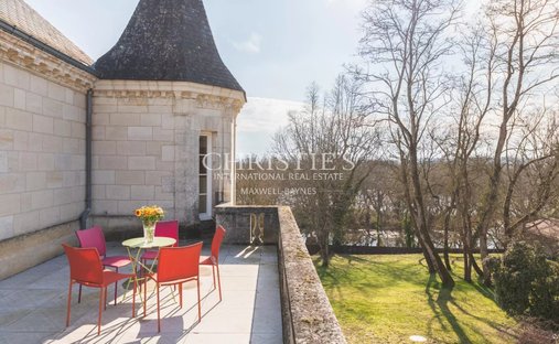 Castle for Sale in Saint-Émilion, Nouvelle-Aquitaine, France