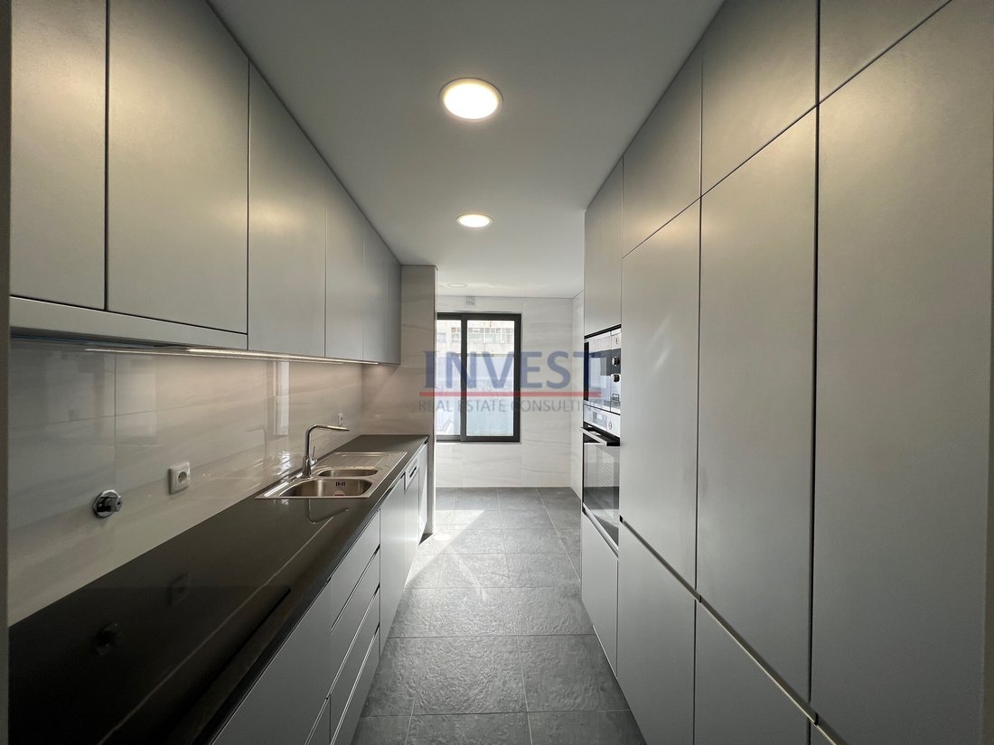 Apartment in Cedofeita, Santo Ildefonso, Se, Miragaia, Sao Nicolau e Vitoria, Porto District, Portugal 3 - 13307633