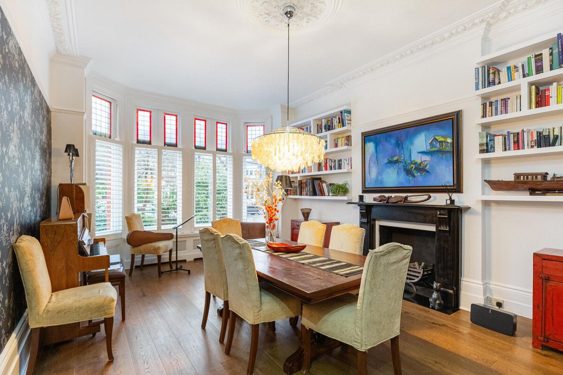 House in Ealing (London Borough of Ealing), Ealing, England 3 - 16846131