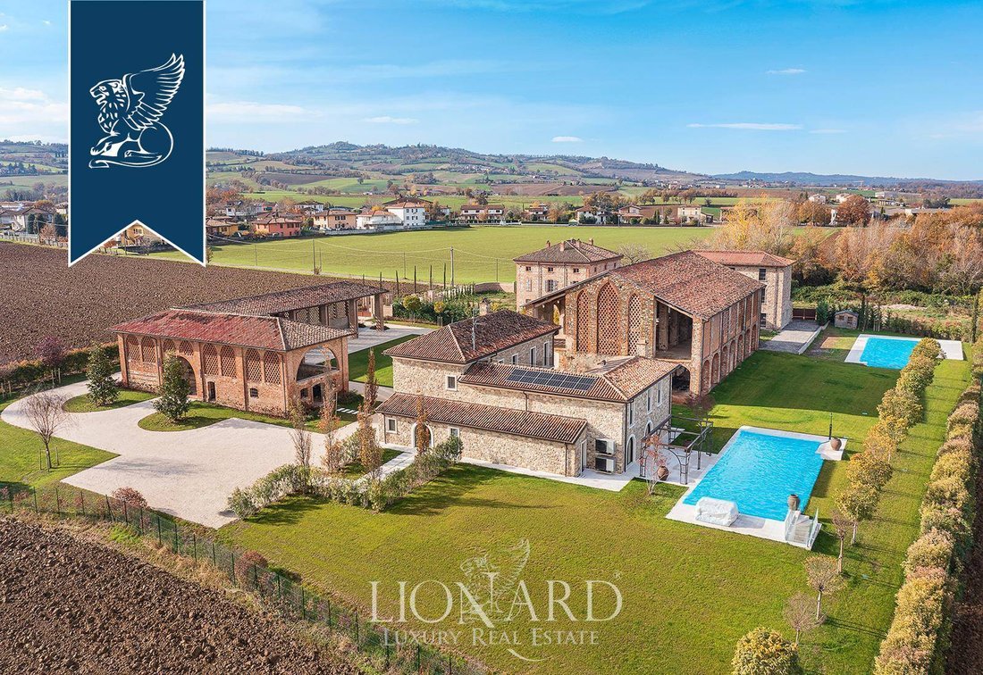 Villa in Agazzano, Emilia-Romagna, Italy 1 - 16846398